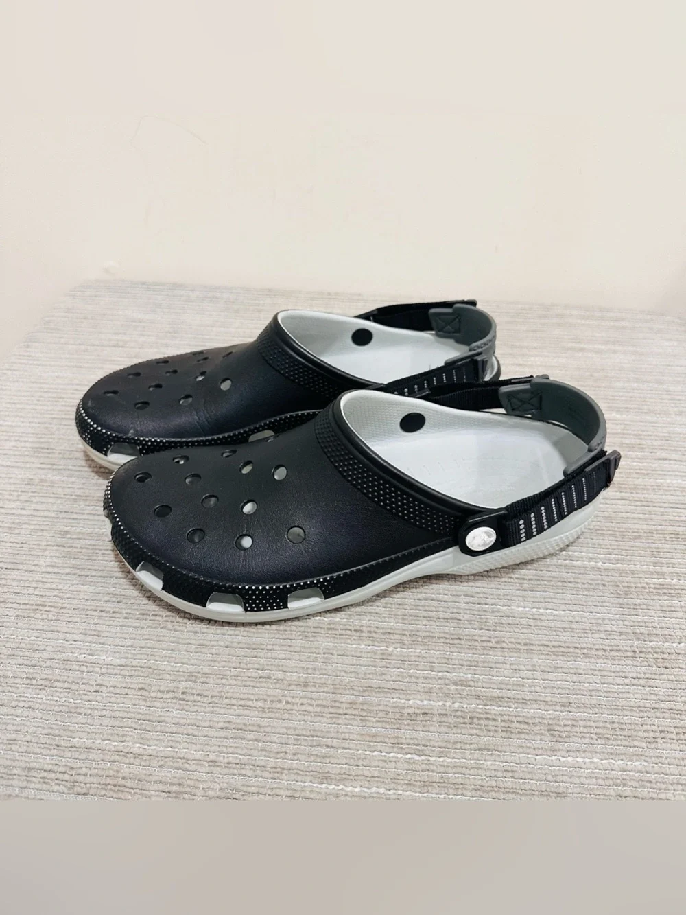 Crocs CLASSIC TURBO CLOG- Dual Comfort Adjustable Black-Unisex Sizes M9/W11‎